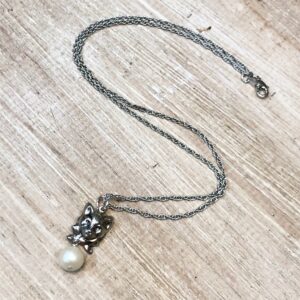 Fancy Cat Pearl Necklace